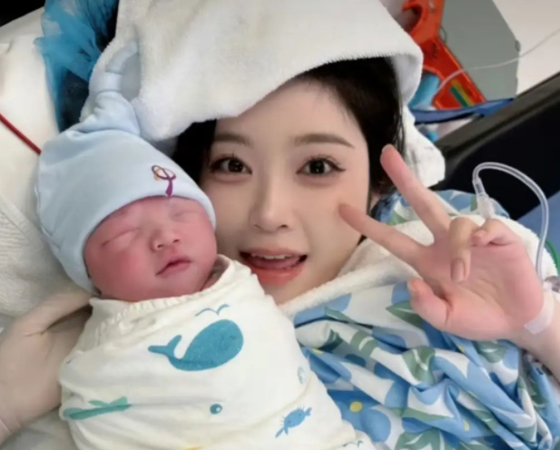 韩笑被封真实原因曝光_网红女的著名黑料,_知名女网红全网封杀