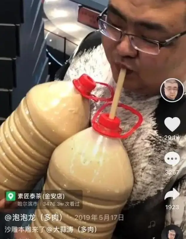 吃播健康风险_吃播网红猝死案例_网红黑暗料理下架,