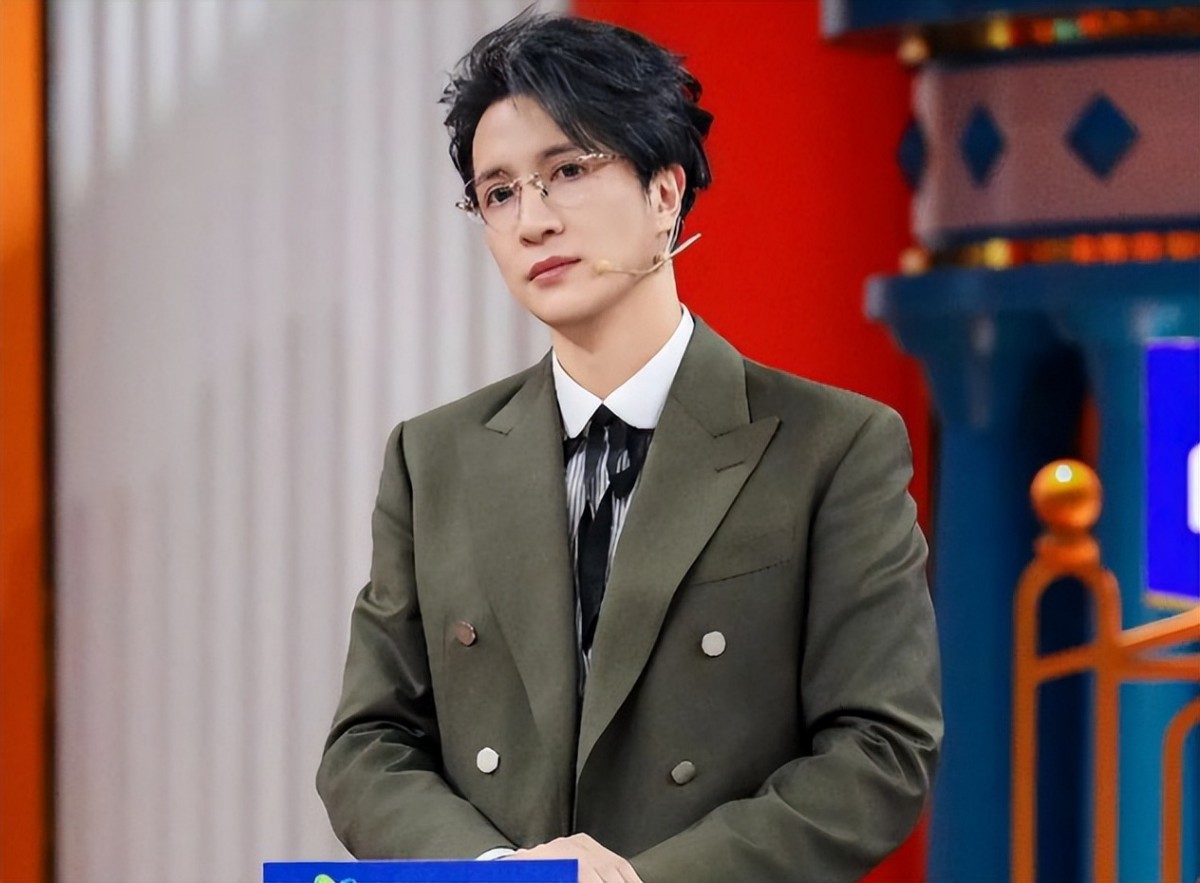 内幕娱乐圈_娱乐圈潜规则_娱乐圈黑幕曝光