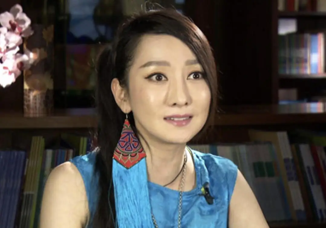 明星本名改名故事_女明星全名拼音_明星原名与艺名区别